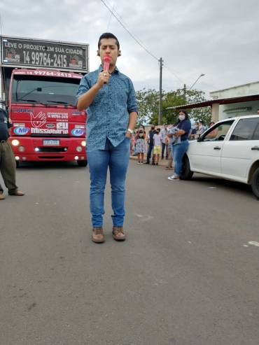 Foto 41: Emoção e fé pelas ruas de Quatá