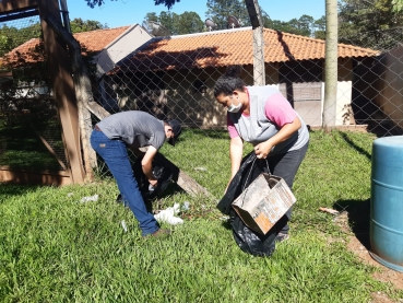 Foto 17: Saúde realiza mais um arrastão e recolhe dezenas de recipientes que acumulam água