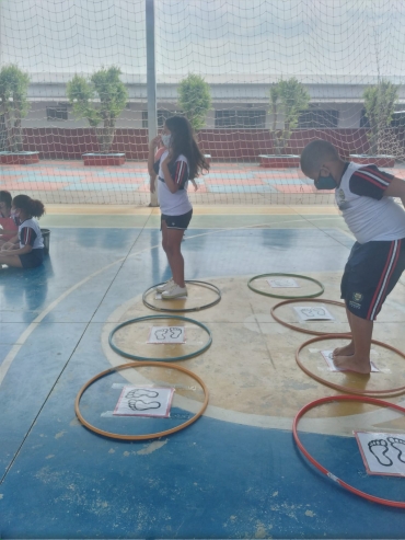 Foto 2: Alunos da Escola Osira participam de atividades coletivas na volta às aulas presenciais