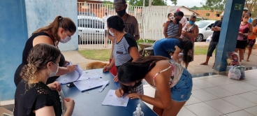 Foto 7: Famílias quataenses recebem cesta de Natal