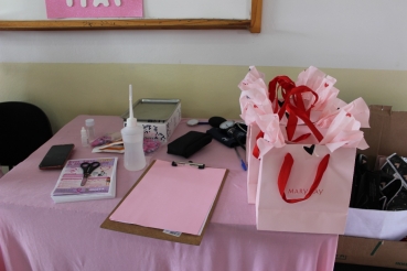 Foto 16: Fundo Social de Solidariedade de Quatá promove Dia da Beleza