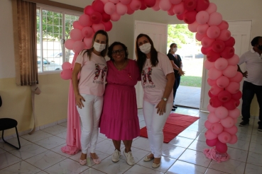 Foto 10: Fundo Social de Solidariedade de Quatá promove Dia da Beleza