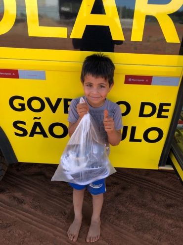 Foto 33: Novos Crocs, Tênis e Agasalhos são entregues para os alunos da Rede Municipal de Ensino de Quatá