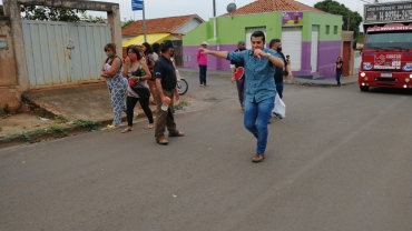 Foto 1: Emoção e fé pelas ruas de Quatá