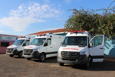Foto 14: Prefeitura de Quatá adquire  três novas ambulâncias