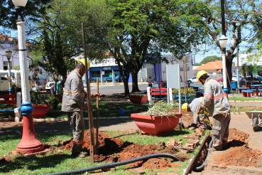 Foto 123: Praças de Quatá recebem nova iluminação