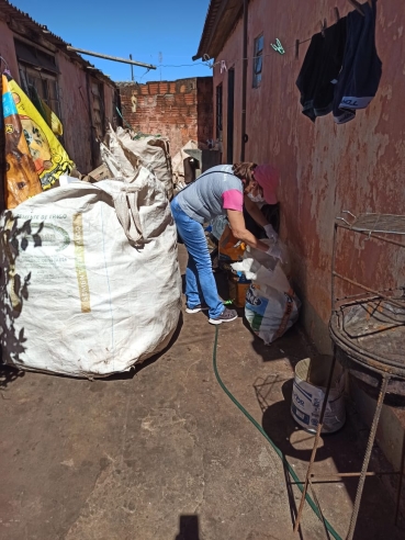 Foto 28: Saúde realiza mais um arrastão e recolhe dezenas de recipientes que acumulam água