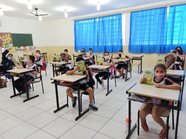 Foto 110: Quatá recebe circuito de peça teatral infantil