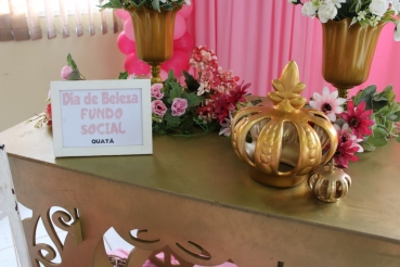 Foto 34: Fundo Social de Solidariedade de Quatá promove Dia da Beleza