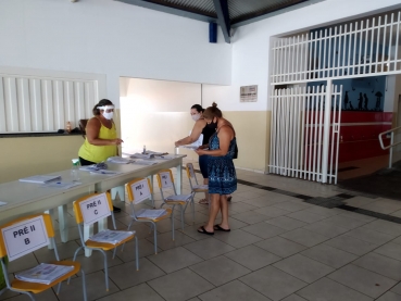 Foto 7: MERENDA EM CASA = MAIS ALIMENTO PARA OS ALUNOS 