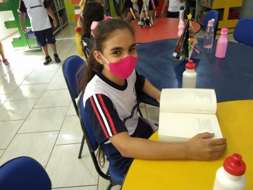 Foto 15: Alunos da Escola Gagliardi participam do Projeto Viajando na Leitura e visitam a Biblioteca Municipal 