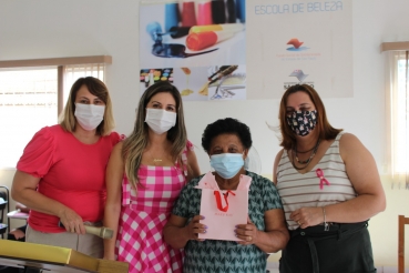 Foto 50: Fundo Social de Solidariedade de Quatá promove Dia da Beleza
