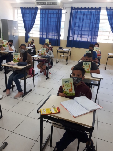 Foto 107: Quatá recebe circuito de peça teatral infantil