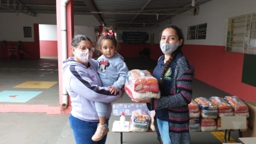 Foto 16: Merenda em casa: mais alimento para os alunos