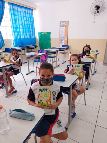 Foto 114: Quatá recebe circuito de peça teatral infantil