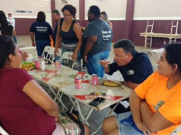 Foto 2: Almoço de confraternização é oferecido para integrantes da Frente de Trabalho