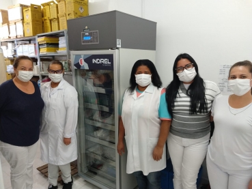 Foto 1: Saúde compra nova geladeira para Vacinas