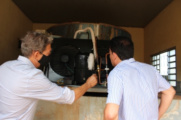 Foto 3: Novo motor é instalado no bebedouro do Almoxarifado