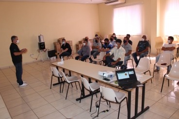 Foto 52: Prefeitura de Quatá, em parceria com o Sindicato Rural de Quatá e SENAR promove outros três treinamentos