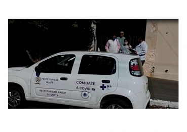 Foto 3: Pacientes recebem Equipe da Saúde em casa para coleta de sangue
