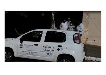 Foto 3: Pacientes recebem Equipe da Saúde em casa para coleta de sangue