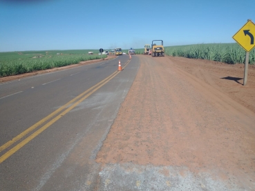 Foto 8: Recape na estrada vicinal Quatá X Balneário