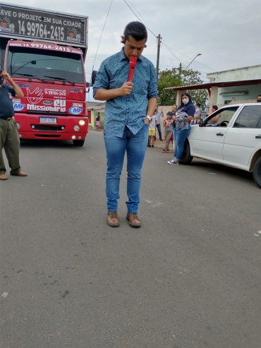 Foto 18: Emoção e fé pelas ruas de Quatá