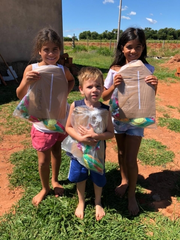 Foto 62: Educação entrega ovos de Páscoa para os alunos da Rede Municipal de Quatá