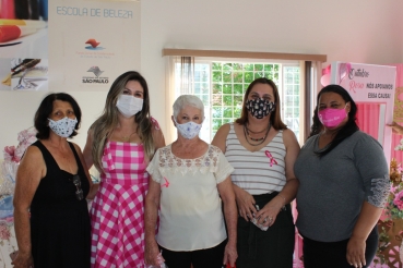 Foto 71: Fundo Social de Solidariedade de Quatá promove Dia da Beleza