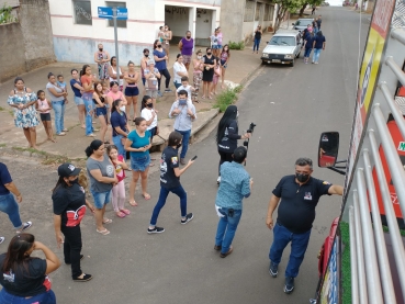 Foto 39: Emoção e fé pelas ruas de Quatá