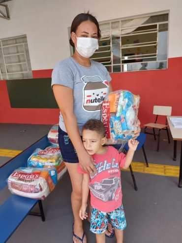 Foto 1: MERENDA EM CASA = MAIS ALIMENTO PARA OS ALUNOS 