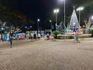 Foto 2: Inauguração da Praça do Natal - Natal Luz 2021 em Quatá