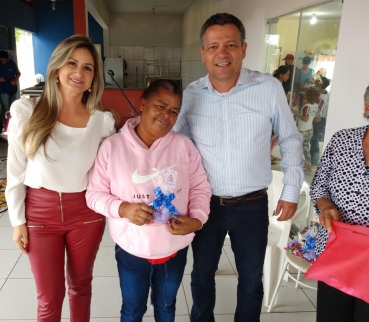 Foto 41: Mamães em destaque: Guri participa de homenagem