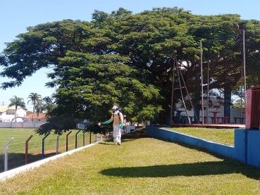 Foto 11: Saúde está realizando nebulização em locais públicos e casas