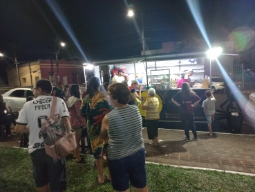 Foto 17: Mais uma grande atração: Carreta da alegria atrai centenas de pessoas