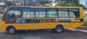 Foto 3:  Novas conquistas para a Educação de Quatá: mais um ônibus e 90 notebooks