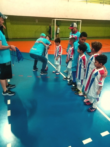 Foto 11: CAQ: CAMPEÃO DO CAMPENATO DE FUTSAL com a equipe Sub - 07 e VICE a equipe Sub - 15