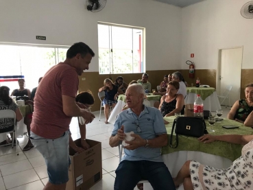 Foto 7: Terceira Idade promove encontro para confraternização ao Final de Ano