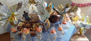 Foto 44: Ainda sobre a Páscoa.....Prefeitura realiza entrega de chocolates 