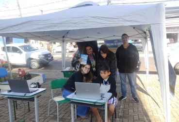 Foto 9: Alunos participam de atividades com informações sobre a Leishmaniose