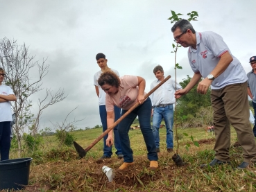 Foto 5: Comemoração ao dia da Árvore