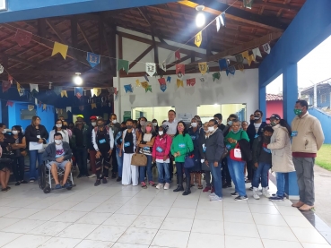 Foto 34: Grupo atendido pelo CRAS participa de passeio em Hotel Fazenda