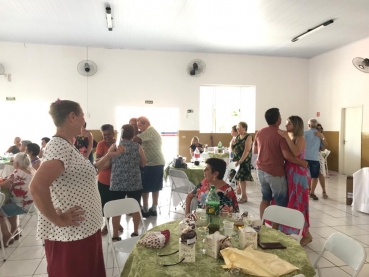 Foto 69: Terceira Idade promove encontro para confraternização ao Final de Ano