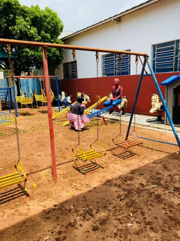 Foto 64: Trio Elétrico e personagens visitam Escolas e Creches municipais em comemoração à semana das crianças