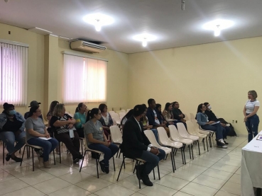 Foto 11:  Conferência: uma reflexão voltada às necessidades das crianças e adolescentes