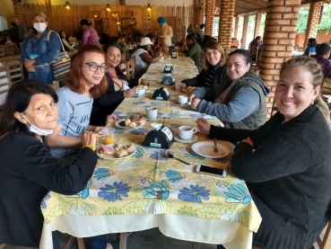 Foto 101: Grupo atendido pelo CRAS participa de passeio em Hotel Fazenda