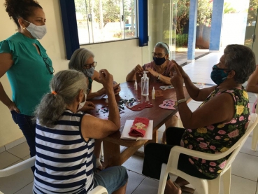 Foto 13: Carnaval interativo com participantes dos Programas do CRAS