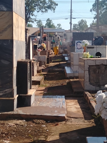 Foto 5: Saúde está realizando nebulização em locais públicos e casas