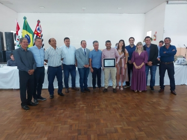 Foto 27: Quatá realiza cerimônia de entrega de títulos
