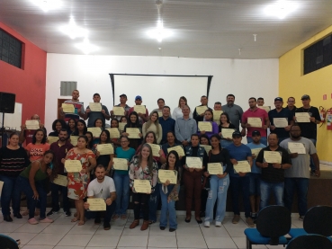 Notícia 130 alunos que concluíram os cursos de Frentista, Porteiro e Vigia